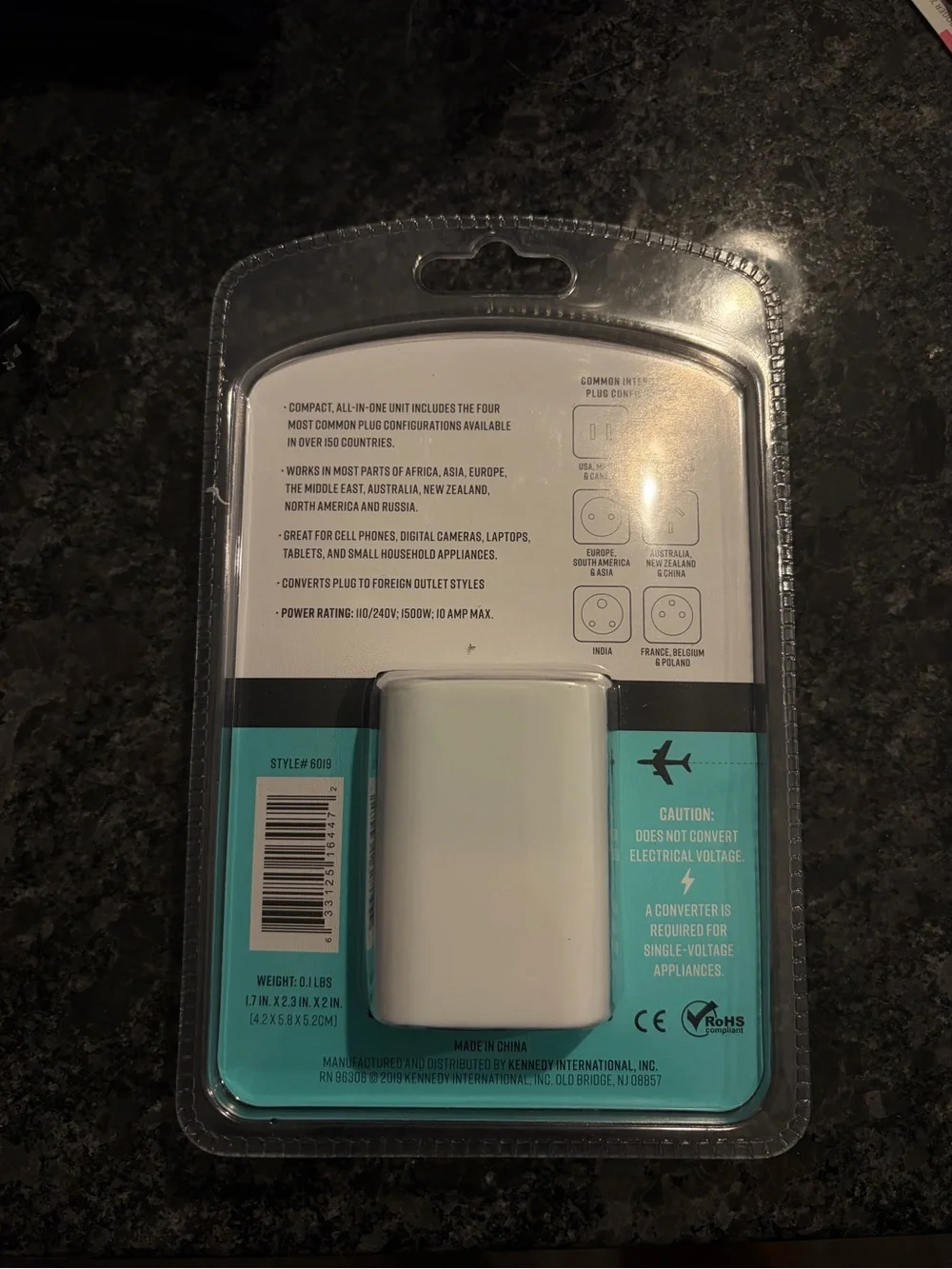 G/FORE International Travel Adapter - White and Black